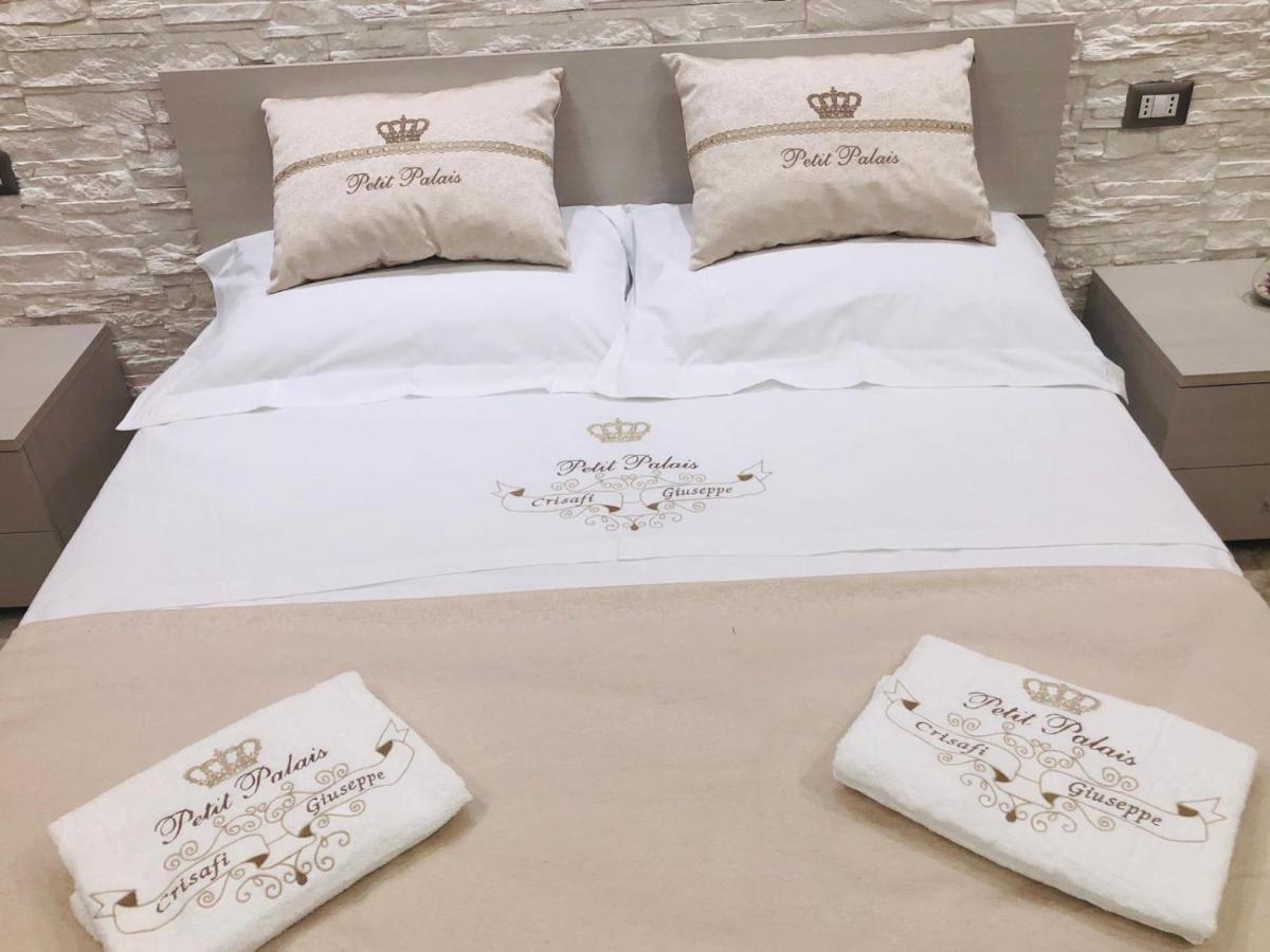 Suite Petit Катания Экстерьер фото