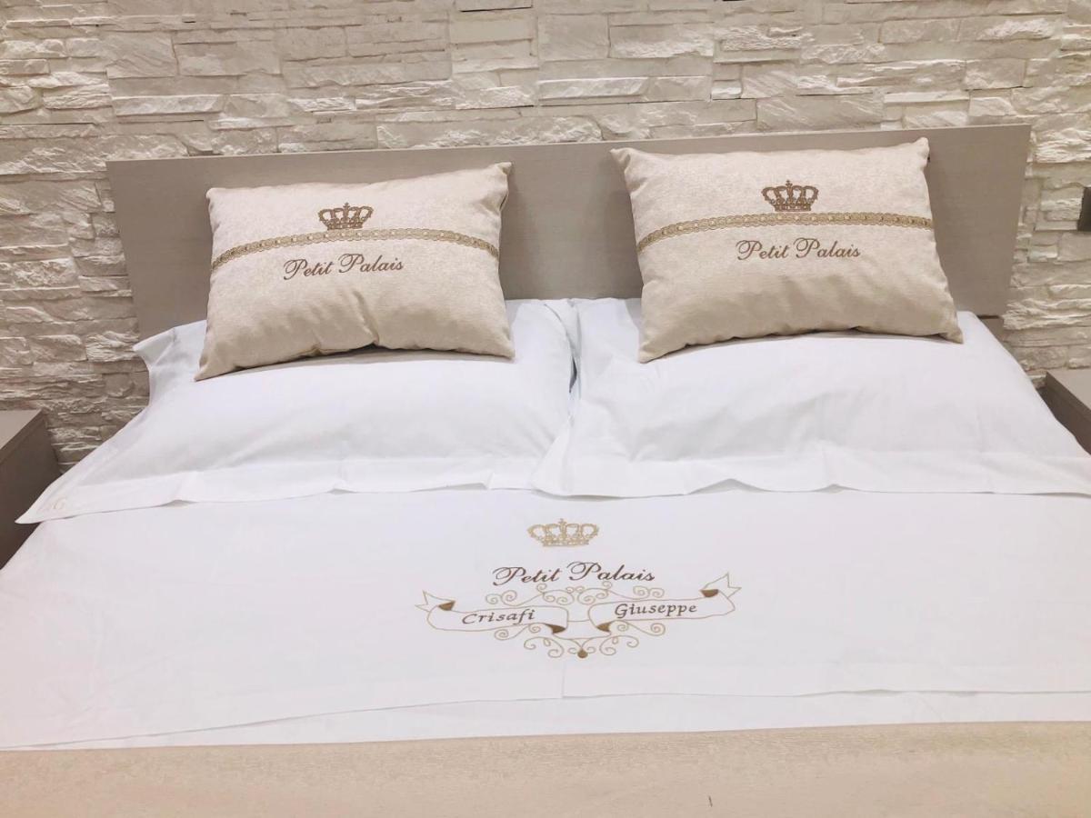 Suite Petit Катания Экстерьер фото